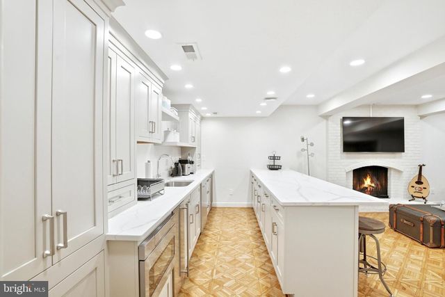 6202 VERNON PALMER CT, Mclean, VA 22101