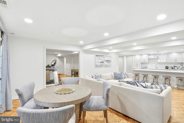 6202 VERNON PALMER CT, Mclean, VA 22101