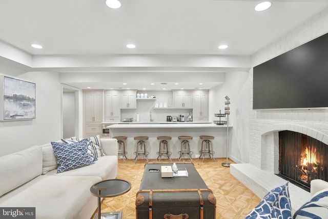 6202 VERNON PALMER CT, Mclean, VA 22101