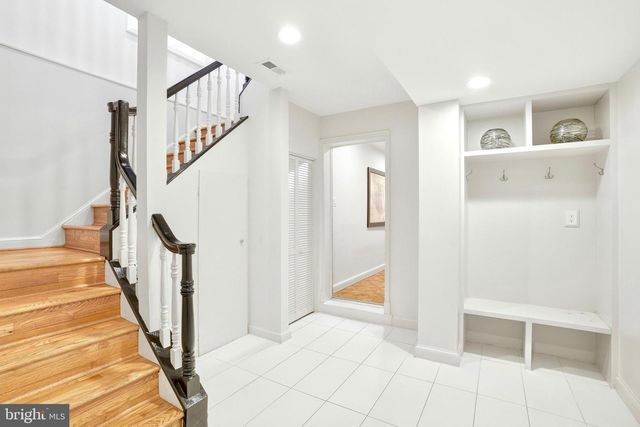 6202 VERNON PALMER CT, Mclean, VA 22101