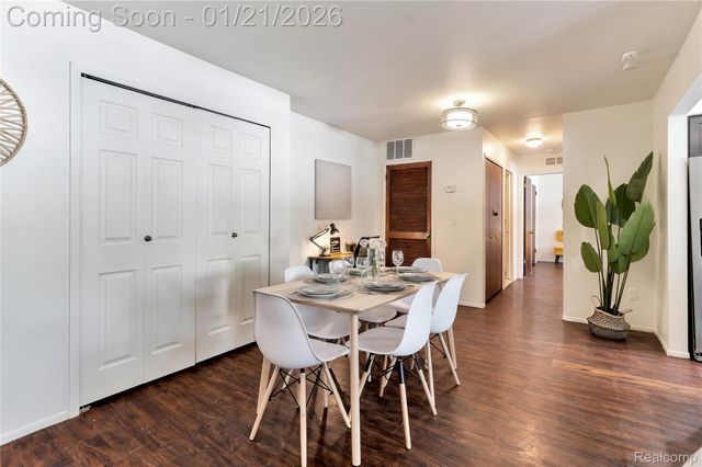 1250 W 9 Mile Road 6, Ferndale, MI 48220