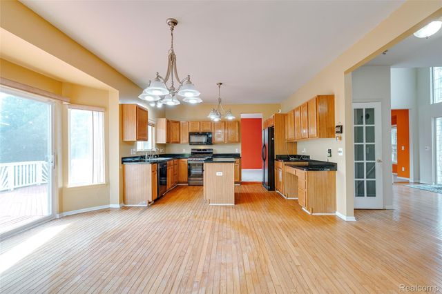 29301 Morningview, Farmington Hills, MI 48334