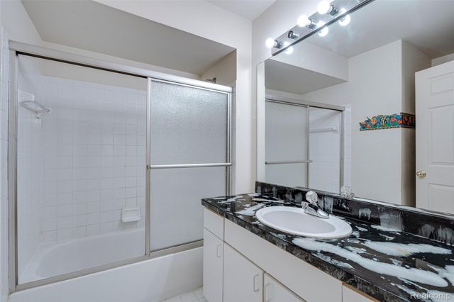 29301 Morningview, Farmington Hills, MI 48334