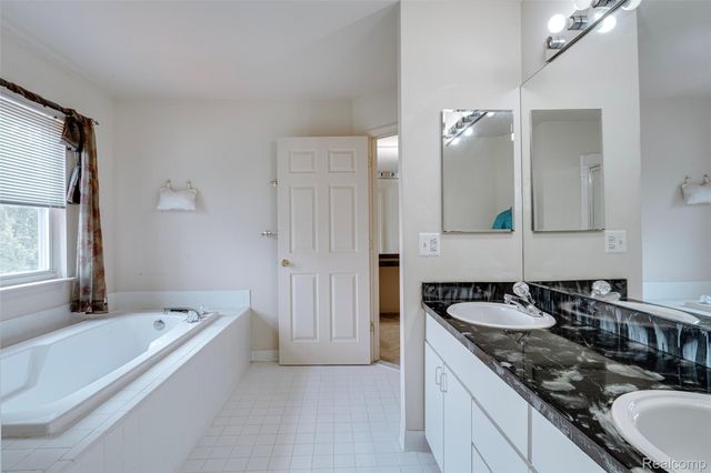 29301 Morningview, Farmington Hills, MI 48334