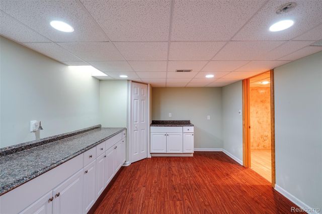 29301 Morningview, Farmington Hills, MI 48334