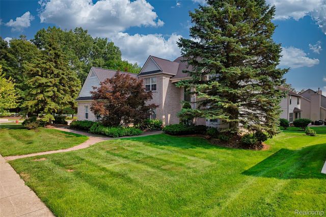 29301 Morningview, Farmington Hills, MI 48334