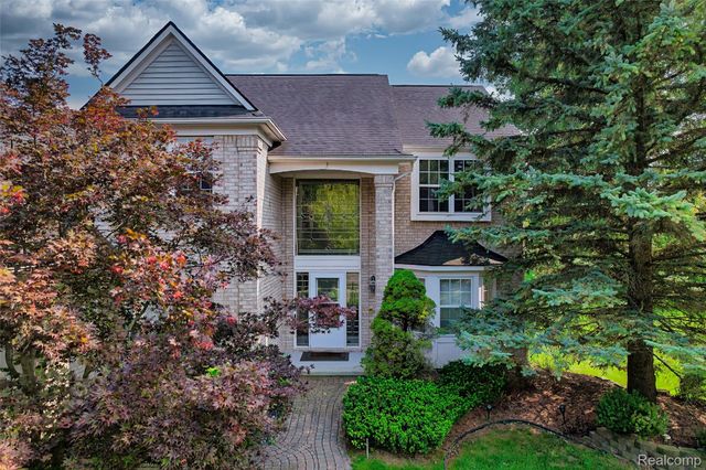 29301 Morningview, Farmington Hills, MI 48334