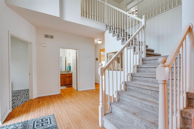 29301 Morningview, Farmington Hills, MI 48334