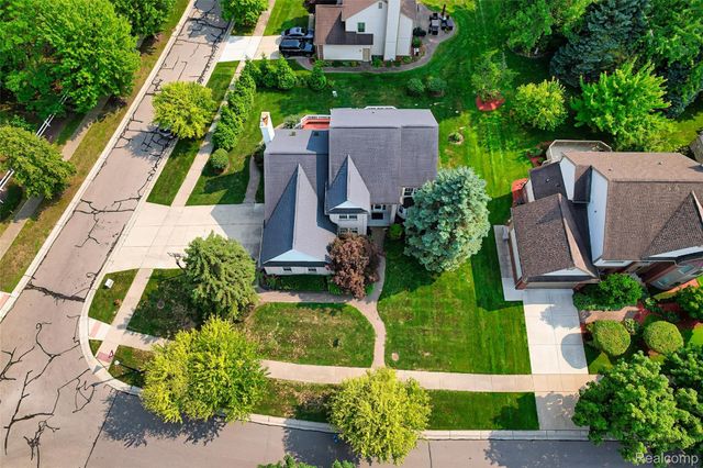 29301 Morningview, Farmington Hills, MI 48334