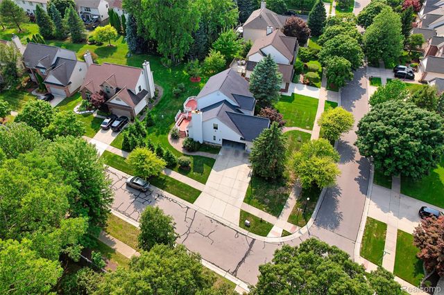 29301 Morningview, Farmington Hills, MI 48334