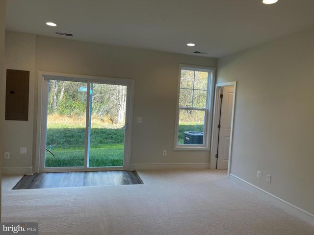 127 WAKE ROBIN CT, Lake Frederick, VA 22630