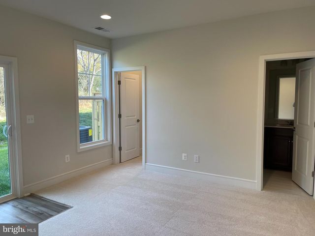 127 WAKE ROBIN CT, Lake Frederick, VA 22630