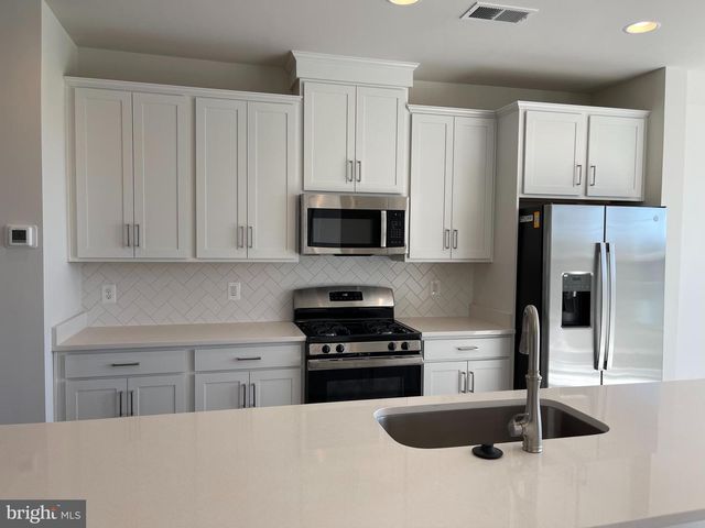 127 WAKE ROBIN CT, Lake Frederick, VA 22630