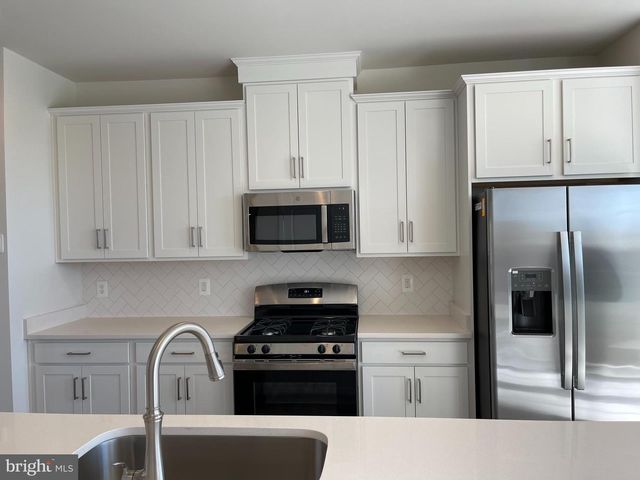 127 WAKE ROBIN CT, Lake Frederick, VA 22630