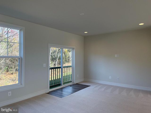 127 WAKE ROBIN CT, Lake Frederick, VA 22630