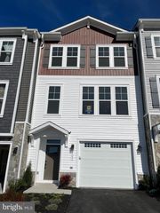 127 WAKE ROBIN CT, Lake Frederick, VA 22630