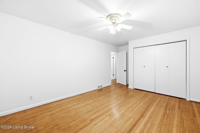1007 Evergreen Rd, Anchorage, KY 40223