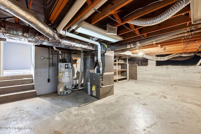 1007 Evergreen Rd, Anchorage, KY 40223