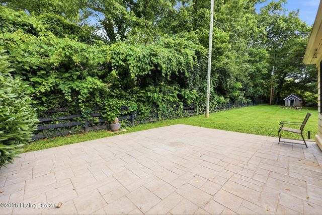 1007 Evergreen Rd, Anchorage, KY 40223