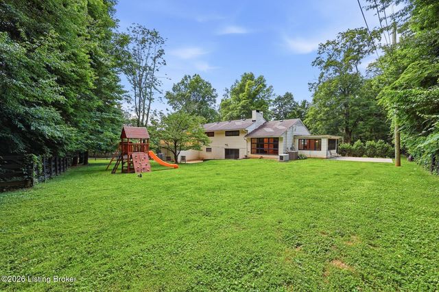 1007 Evergreen Rd, Anchorage, KY 40223
