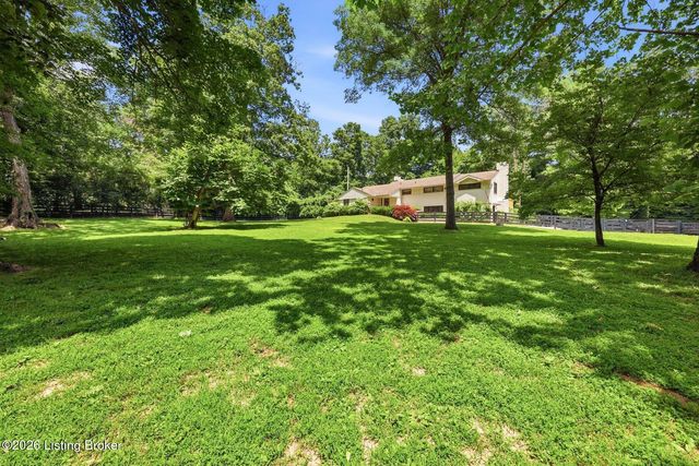1007 Evergreen Rd, Anchorage, KY 40223