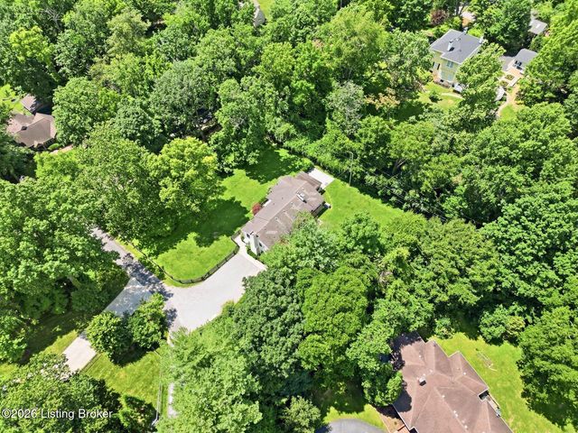 1007 Evergreen Rd, Anchorage, KY 40223