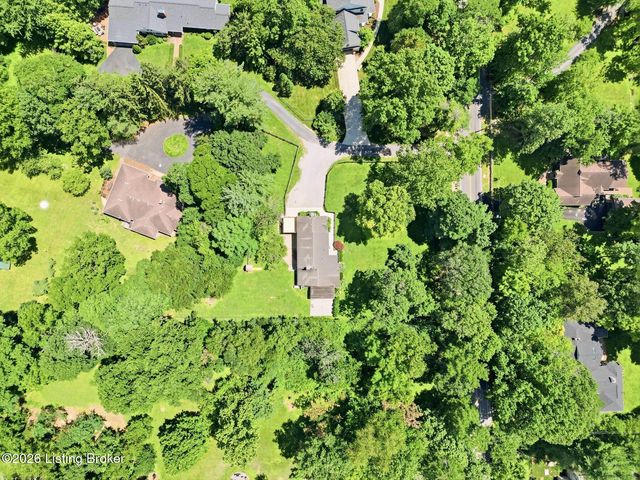 1007 Evergreen Rd, Anchorage, KY 40223