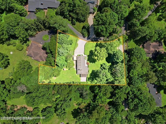 1007 Evergreen Rd, Anchorage, KY 40223