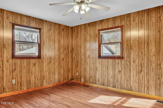 471 Seneker Lane, Blountville, TN 37617