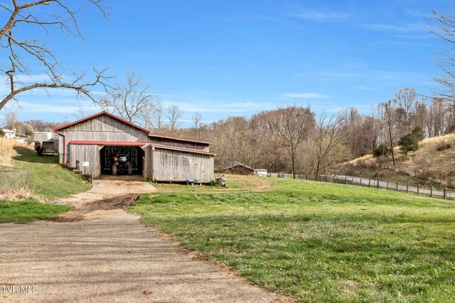 471 Seneker Lane, Blountville, TN 37617