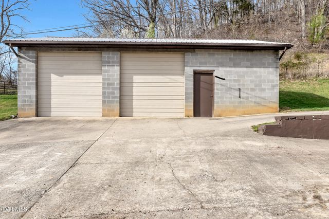 471 Seneker Lane, Blountville, TN 37617