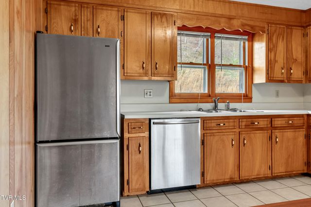 471 Seneker Lane, Blountville, TN 37617