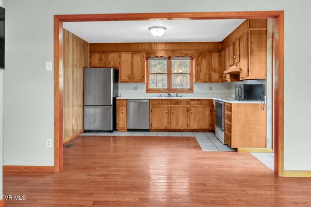 471 Seneker Lane, Blountville, TN 37617