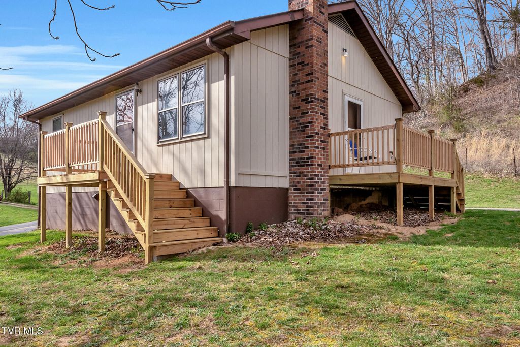 471 Seneker Lane, Blountville, TN 37617