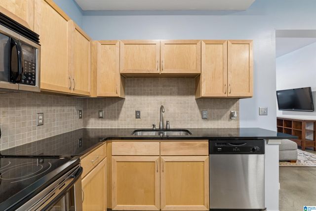 401 20th St S Apt 103, Birmingham, AL 35233
