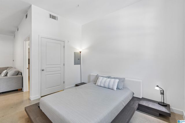 401 20th St S Apt 103, Birmingham, AL 35233