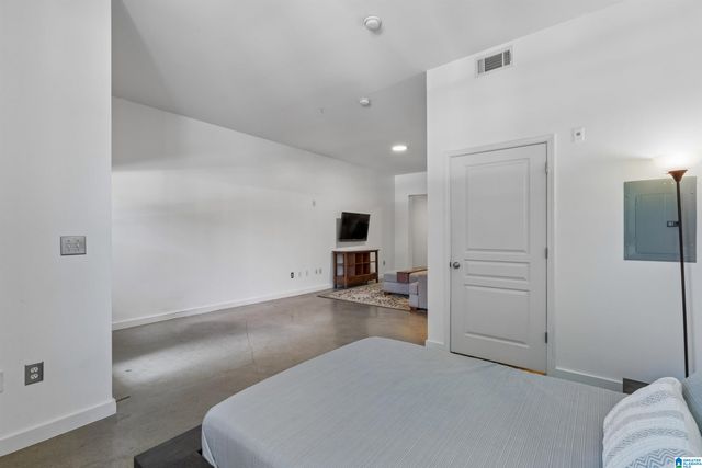 401 20th St S Apt 103, Birmingham, AL 35233
