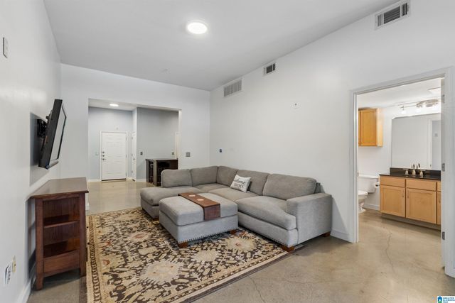 401 20th St S Apt 103, Birmingham, AL 35233