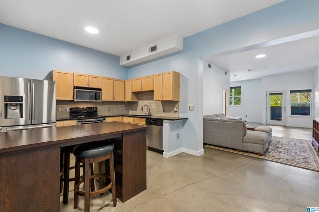 401 20th St S Apt 103, Birmingham, AL 35233
