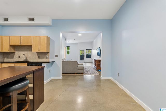 401 20th St S Apt 103, Birmingham, AL 35233