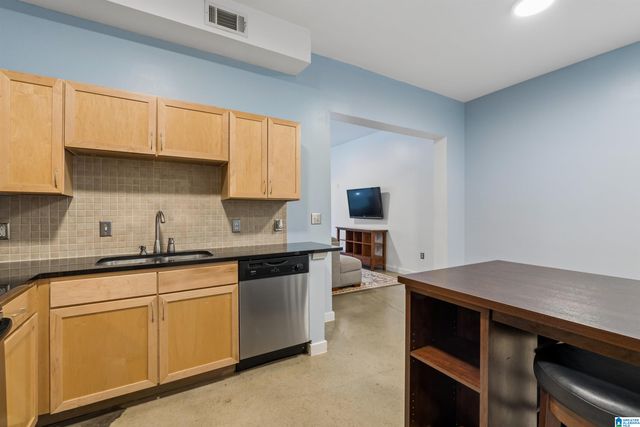401 20th St S Apt 103, Birmingham, AL 35233