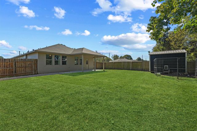 609 Burkett Street, Dayton, TX 77535