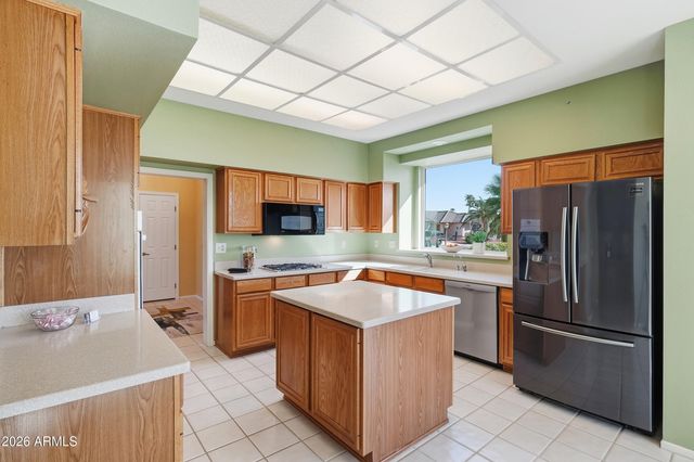 14832 W RAVENSWOOD Drive, Sun City West, AZ 85375