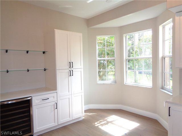 825 Regency Reserve CIR 3701, Naples, FL 34119