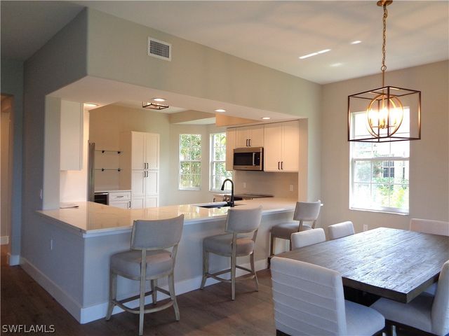 825 Regency Reserve CIR 3701, Naples, FL 34119