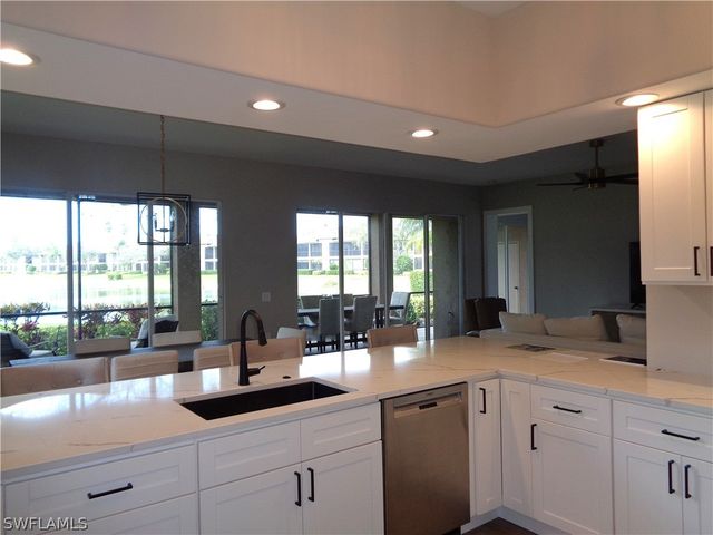 825 Regency Reserve CIR 3701, Naples, FL 34119