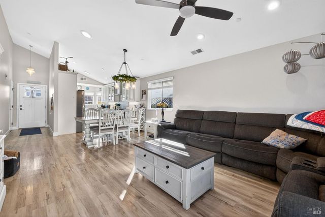 1661 Hopper Ave, Santa Rosa, CA 95403