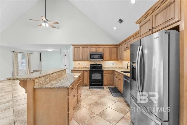 23166 Rochelle Loop, Robertsdale, AL 36567