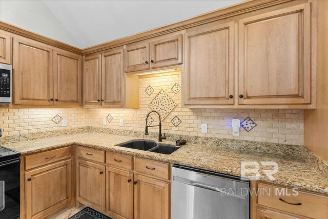 23166 Rochelle Loop, Robertsdale, AL 36567