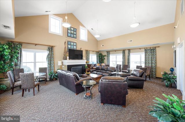 372 SCHOONER LN, Berlin, MD 21811